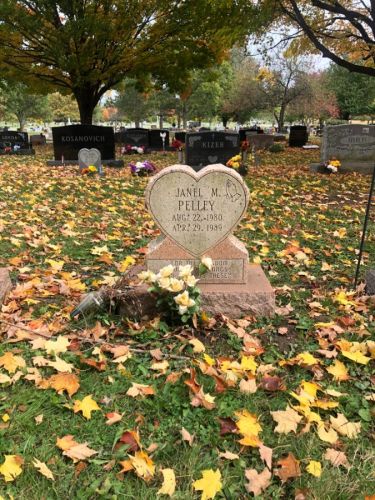 Janel Pelley's grave